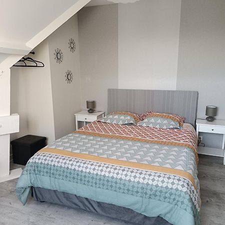 Grande Maison De Plain Pied Avec Jardin Arbore. Champignelles 외부 사진