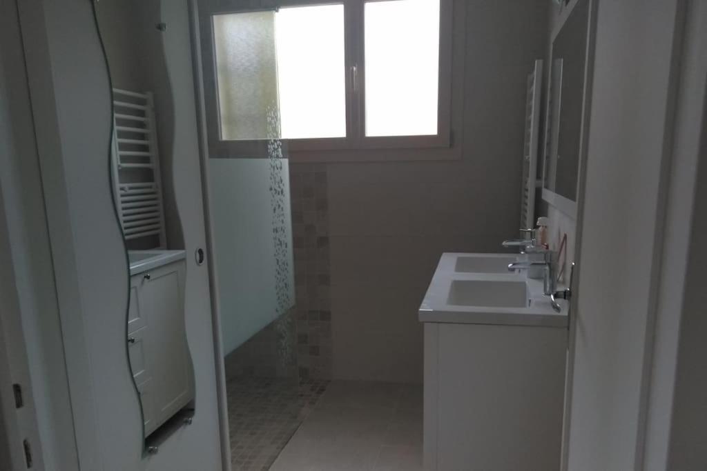 Grande Maison De Plain Pied Avec Jardin Arbore. Champignelles 외부 사진